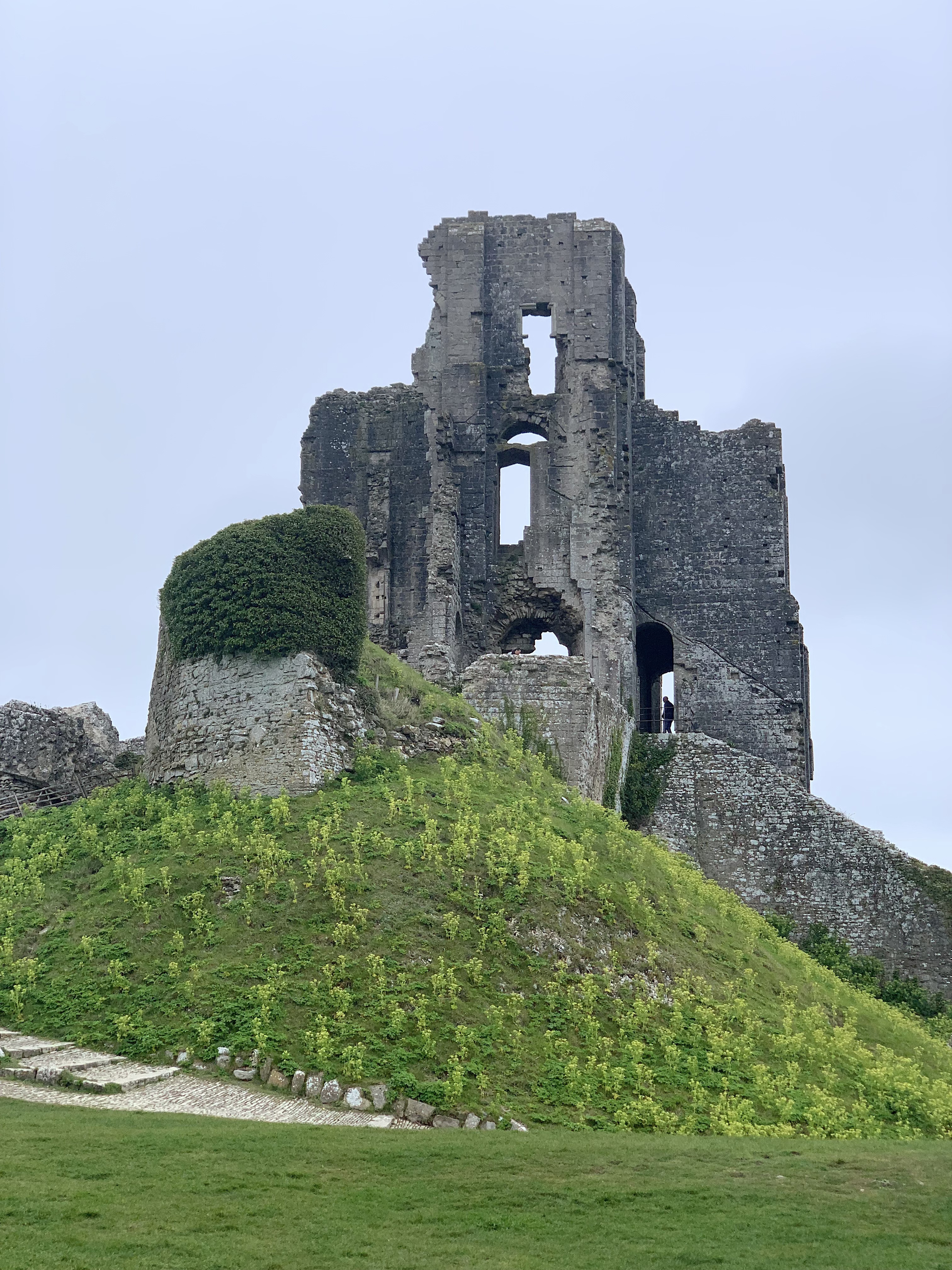 Let’s Take a Visit to Corfe Castle!  